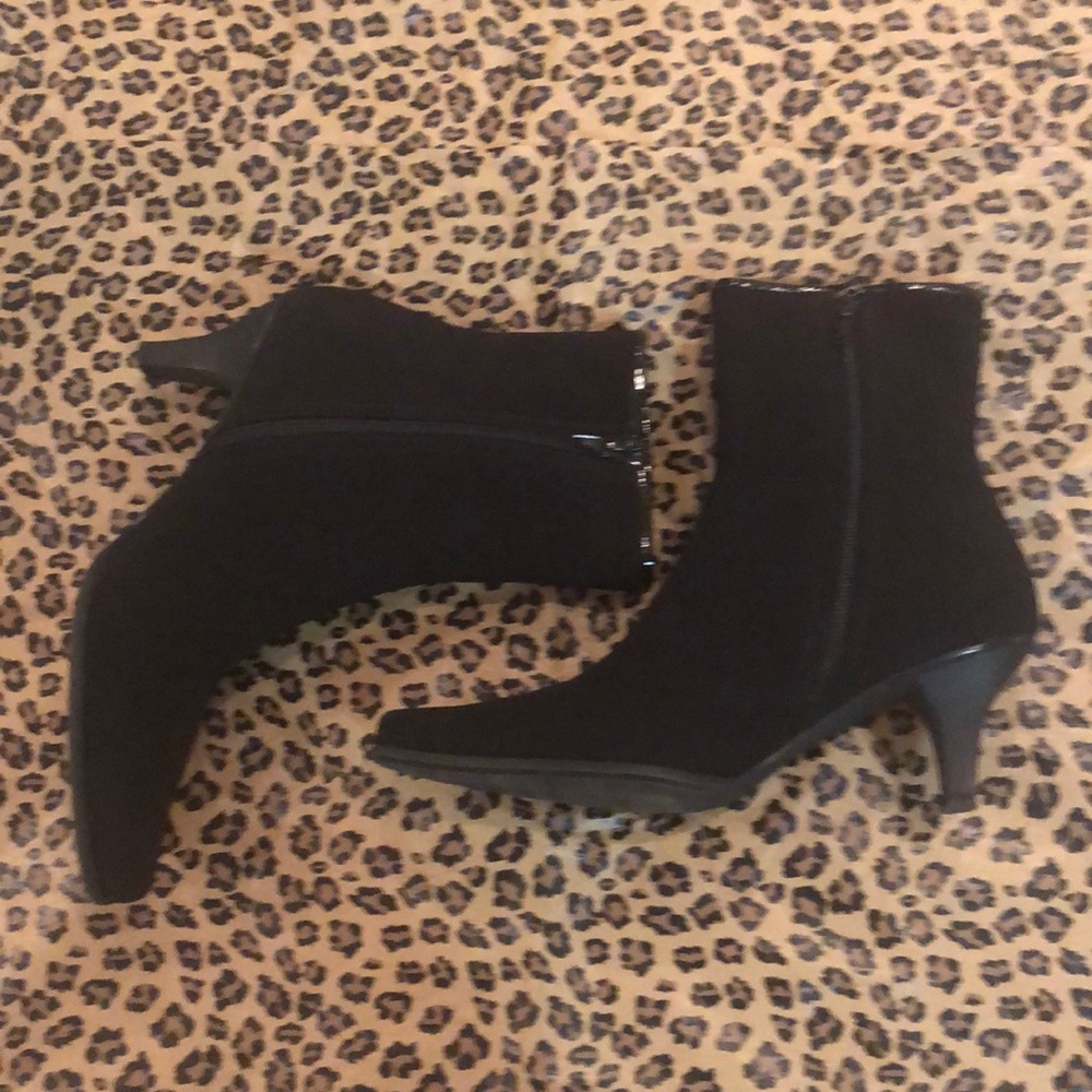 Euc Stuart Weitzman Gortex Boots. - image 3